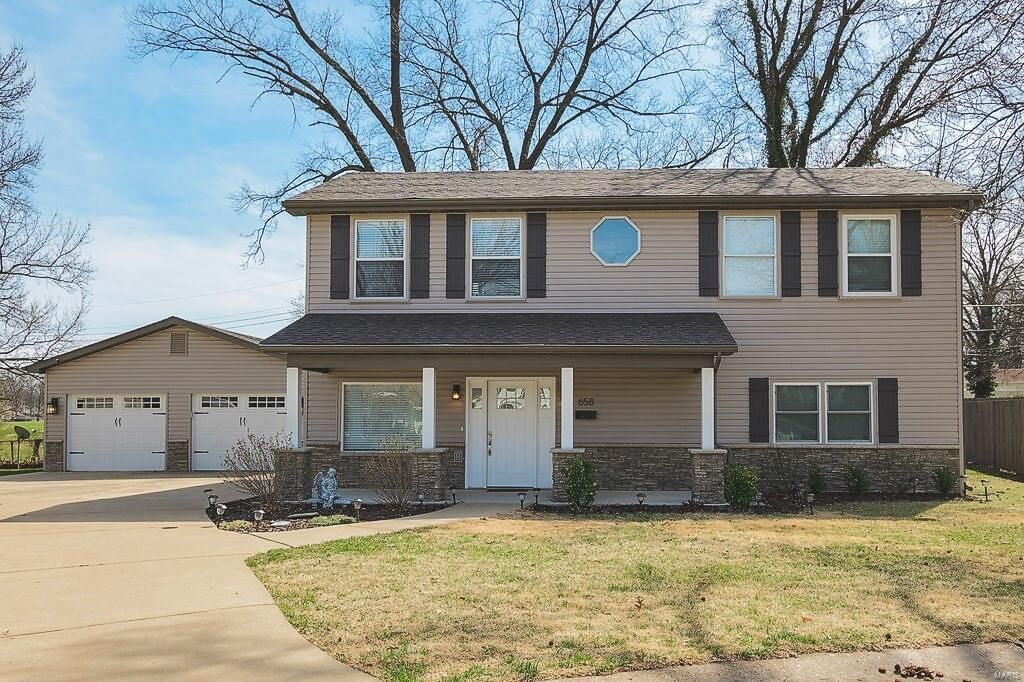 Property Photo: 658 Westchester Court MO 63122
