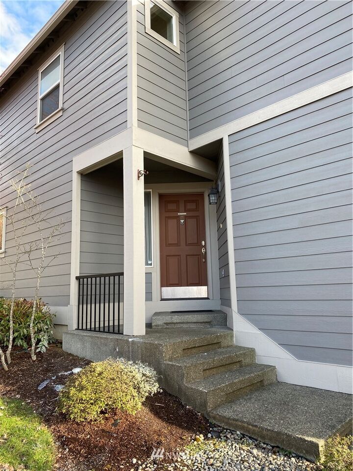 Property Photo: 16009 91st Avenue E WA 98375