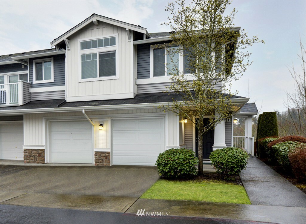 Property Photo: 21077 40th Place S E7 WA 98198