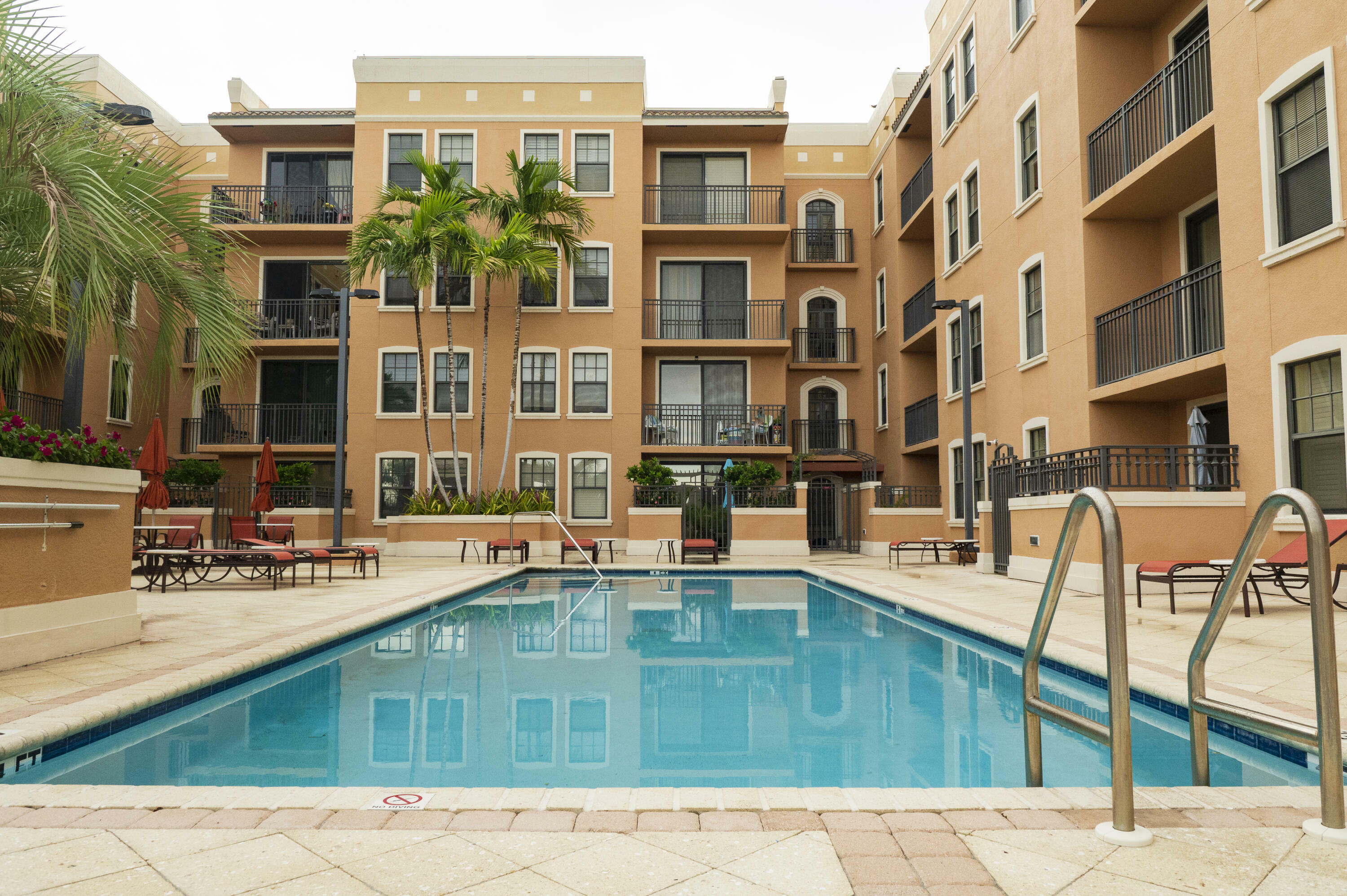 Property Photo: 511 Lucerne Avenue 315 FL 33460