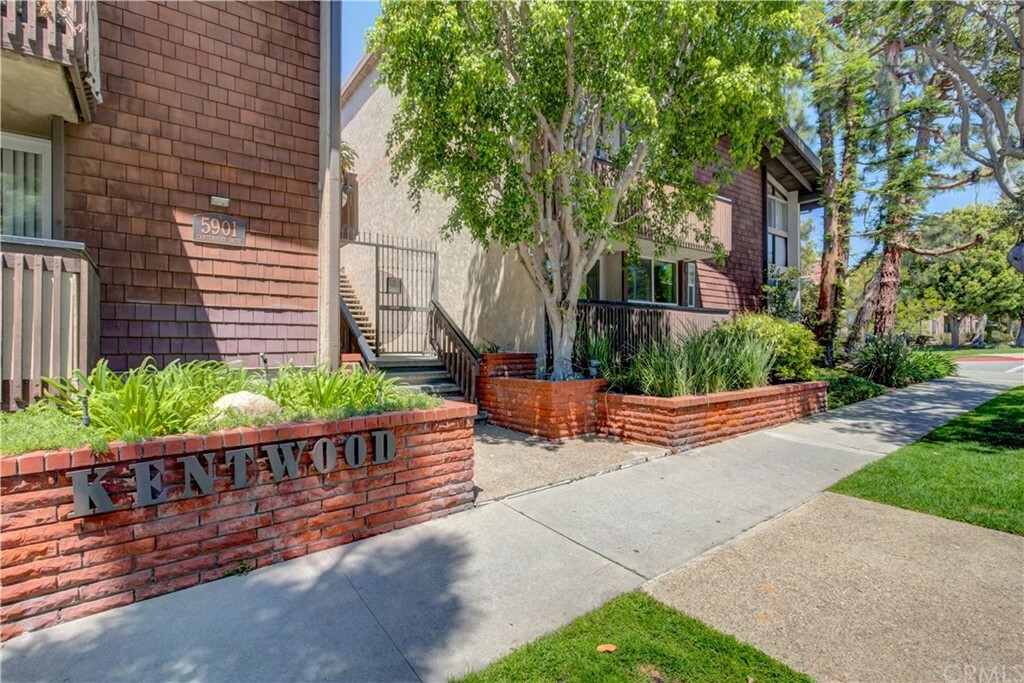 Property Photo:  5901 Canterbury Drive 12  CA 90230 