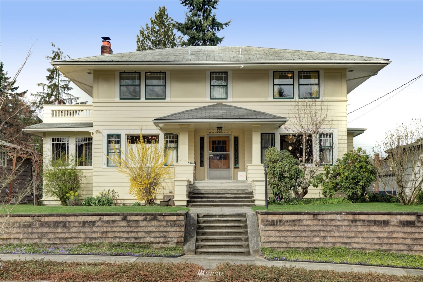 Property Photo:  2653 Walnut Avenue SW  WA 98116 