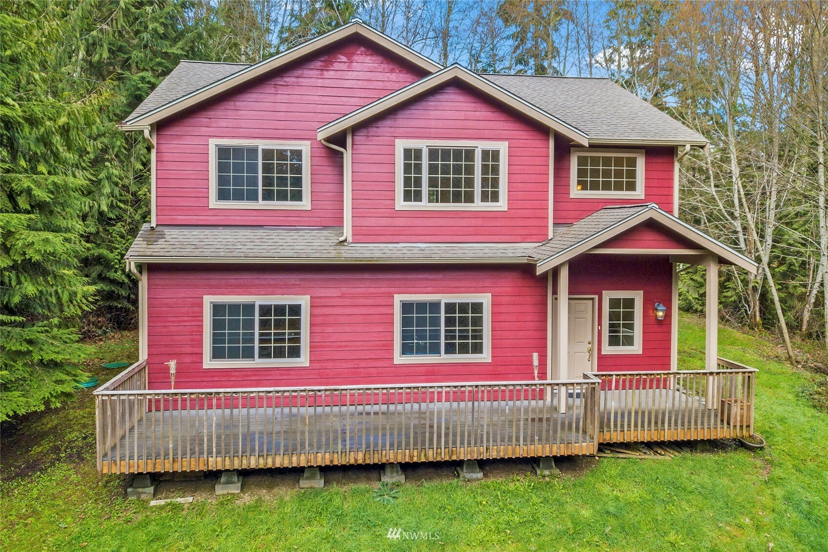 Property Photo:  10541 Harland Lane SE  WA 98367 