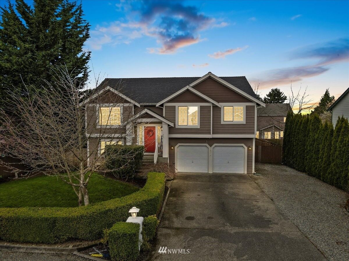 Property Photo: 18914 104th Avenue E WA 98374