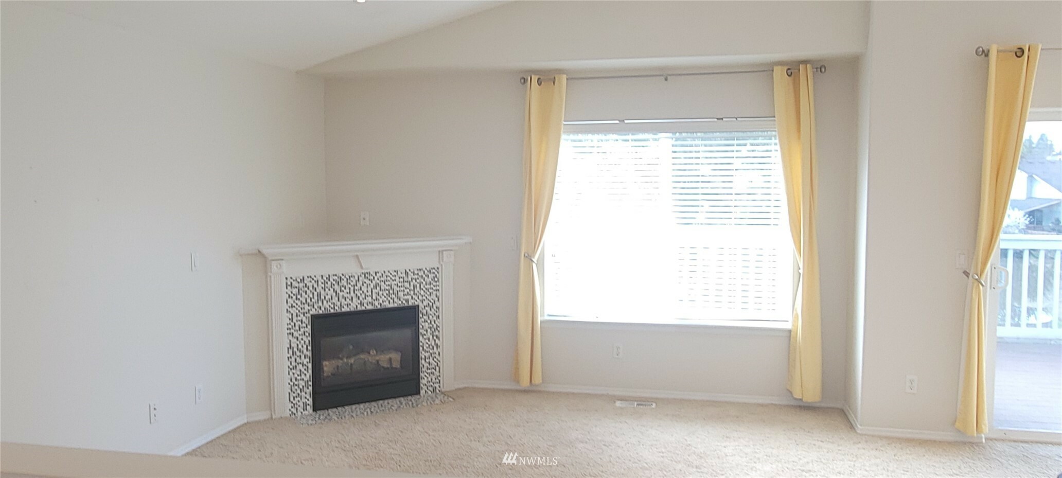 Property Photo: 16022 89th Avenue E WA 98375