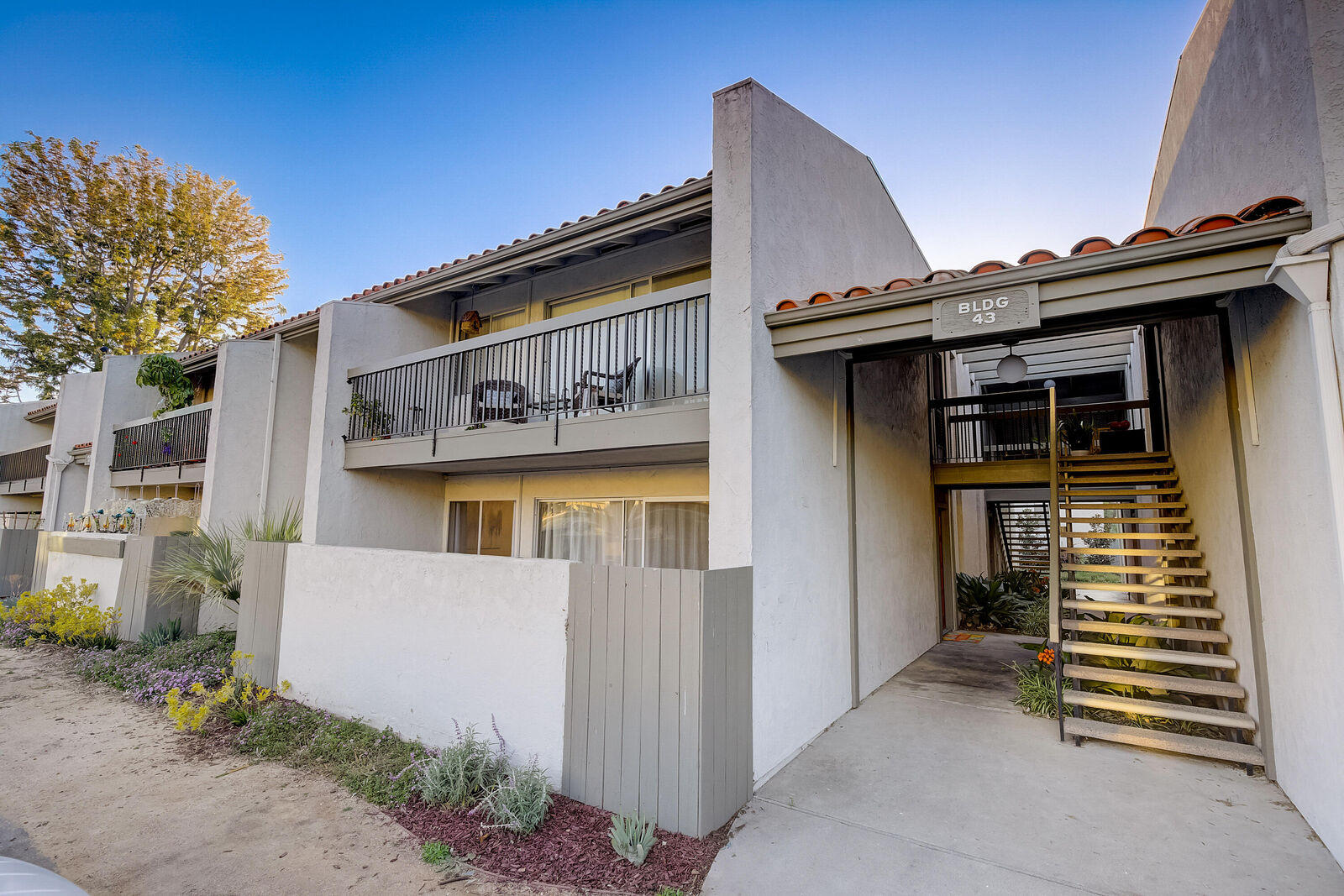 Property Photo:  43 Dearborn 51  CA 93117 