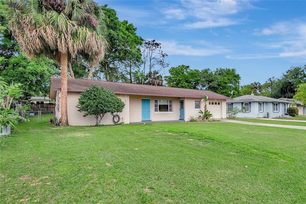 Property Photo:  211 S College Street  FL 34748 