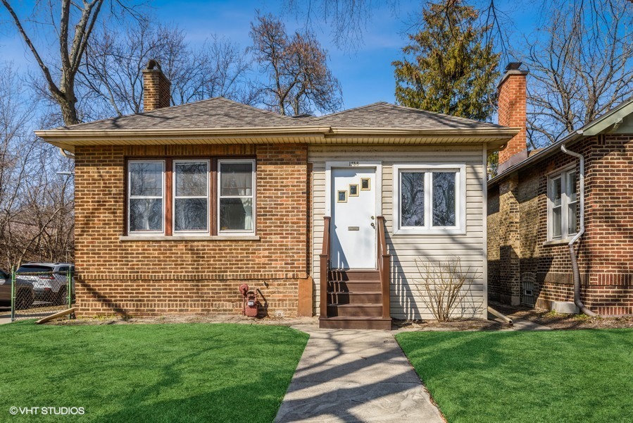 Property Photo: 1758 W Columbia Avenue IL 60626