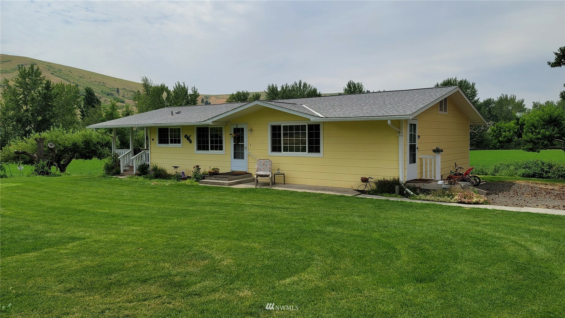 Property Photo: 100 Vernon Lane WA 99328