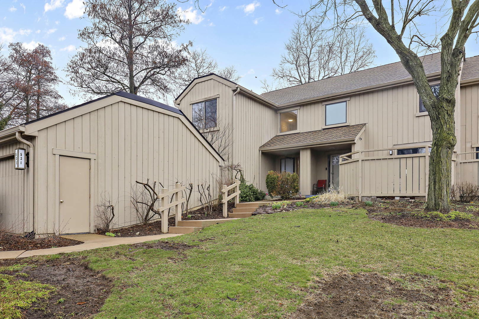 Property Photo: 531 N Old Barn Road IL 60010