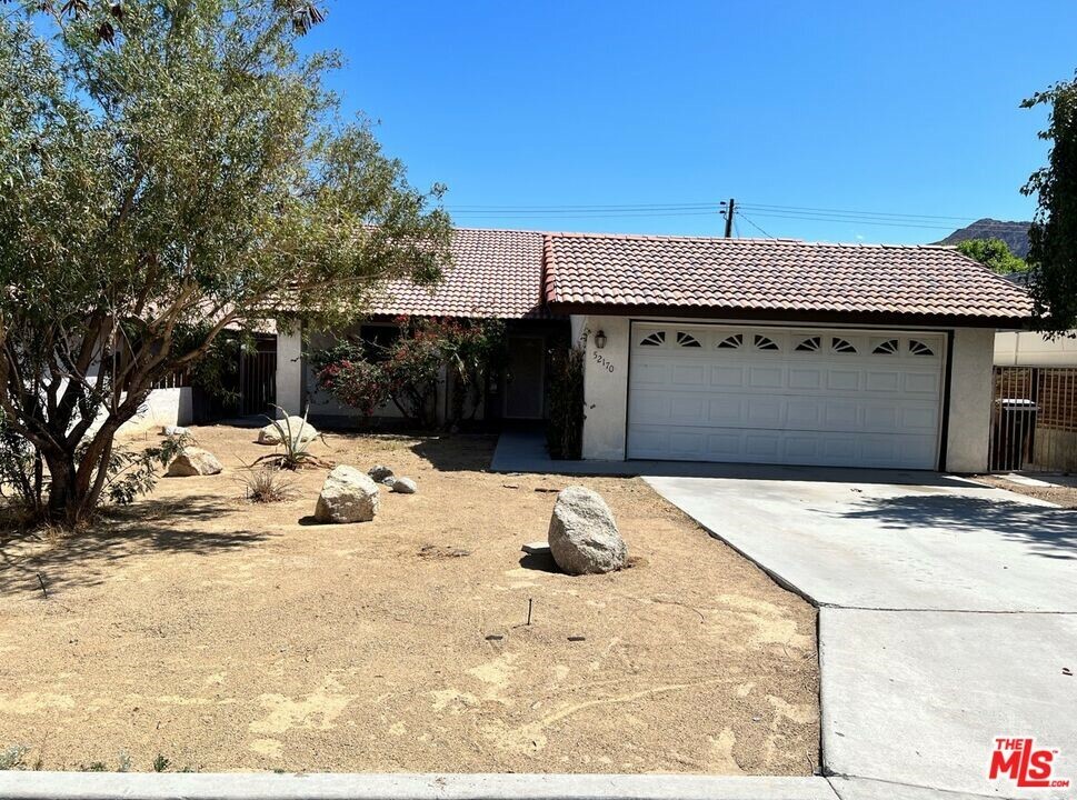 Property Photo:  52170 Avenida Ramirez  CA 92253 