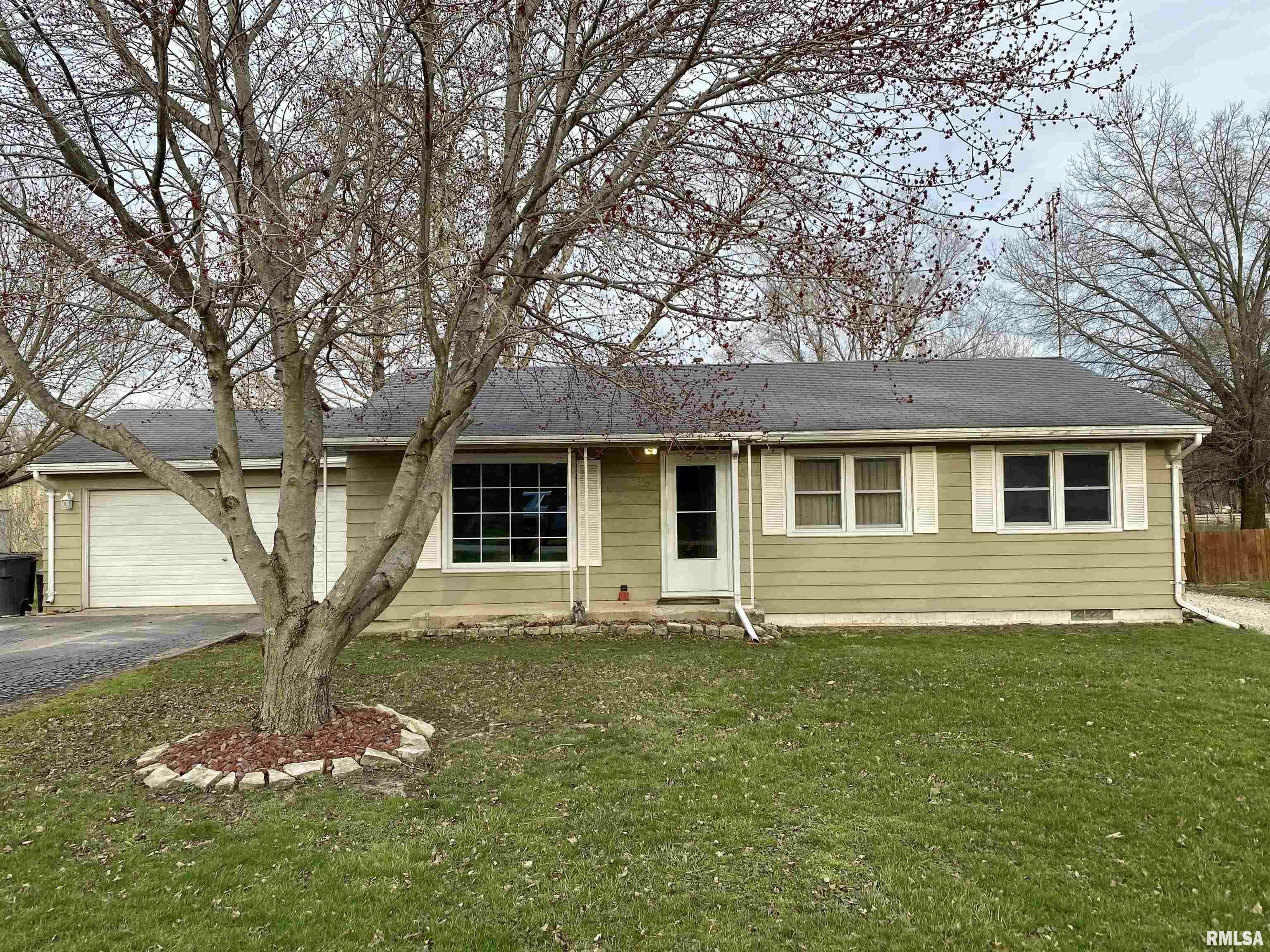 Property Photo:  327 S Fulton  IL 61520 