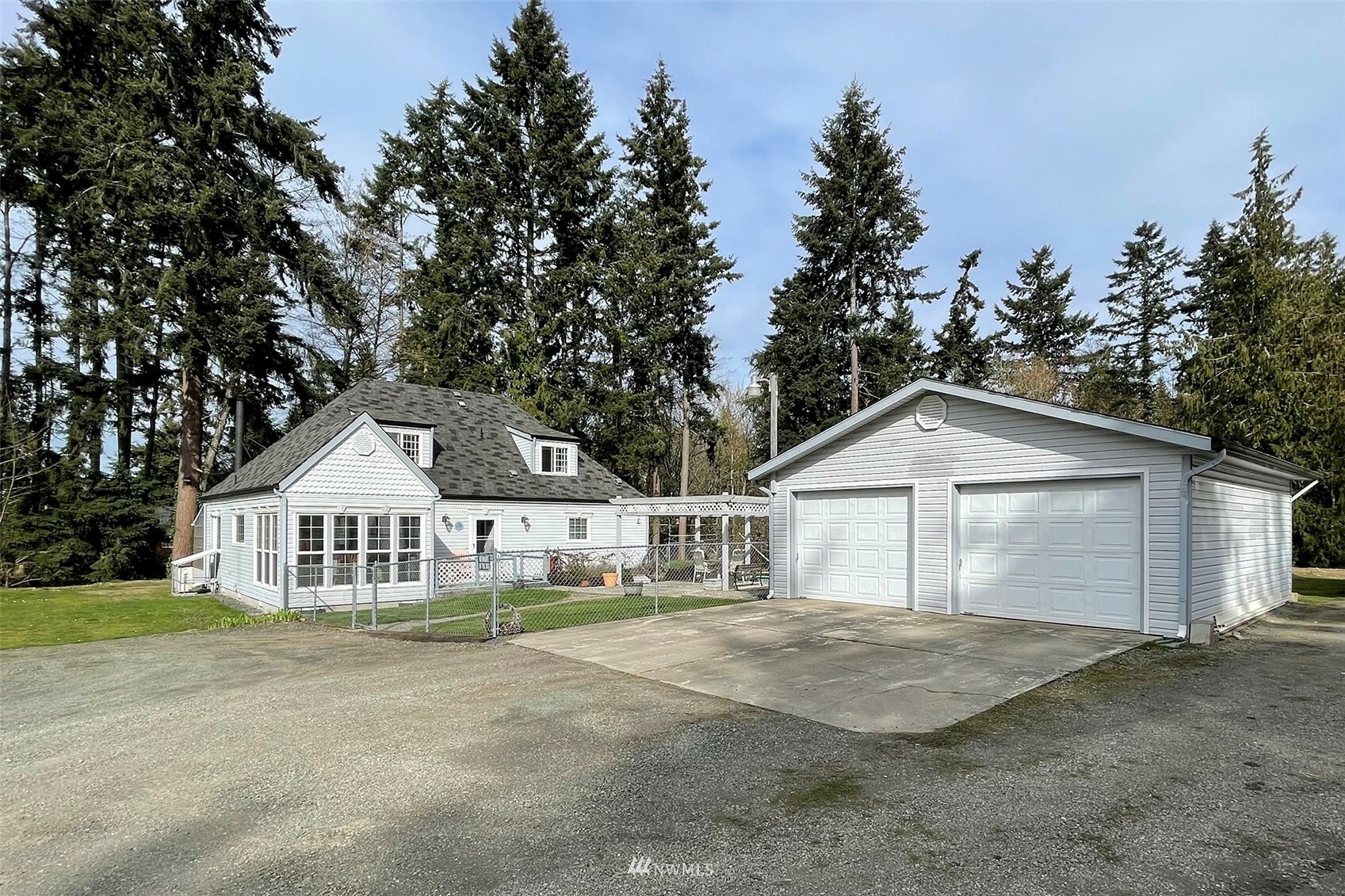 Property Photo:  377 Black Diamond Road  WA 98363 