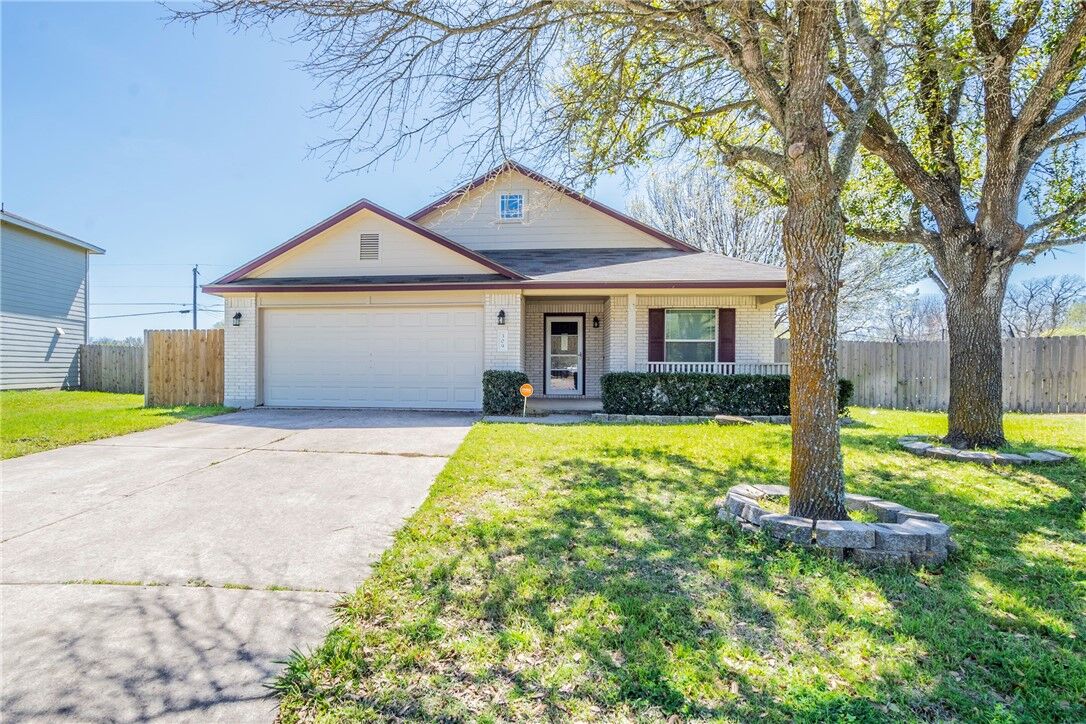 Property Photo: 309 Creek Ledge Drive TX 78634