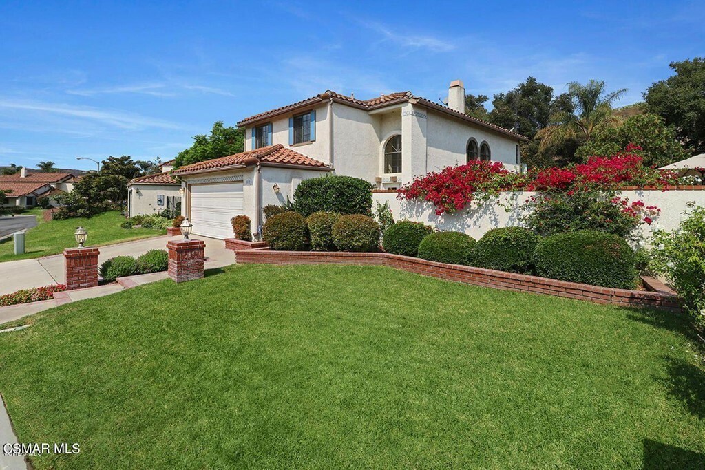 Property Photo:  877 Congressional Road  CA 93065 