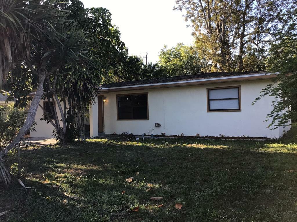 Property Photo:  2964 Poplar Street  FL 34237 