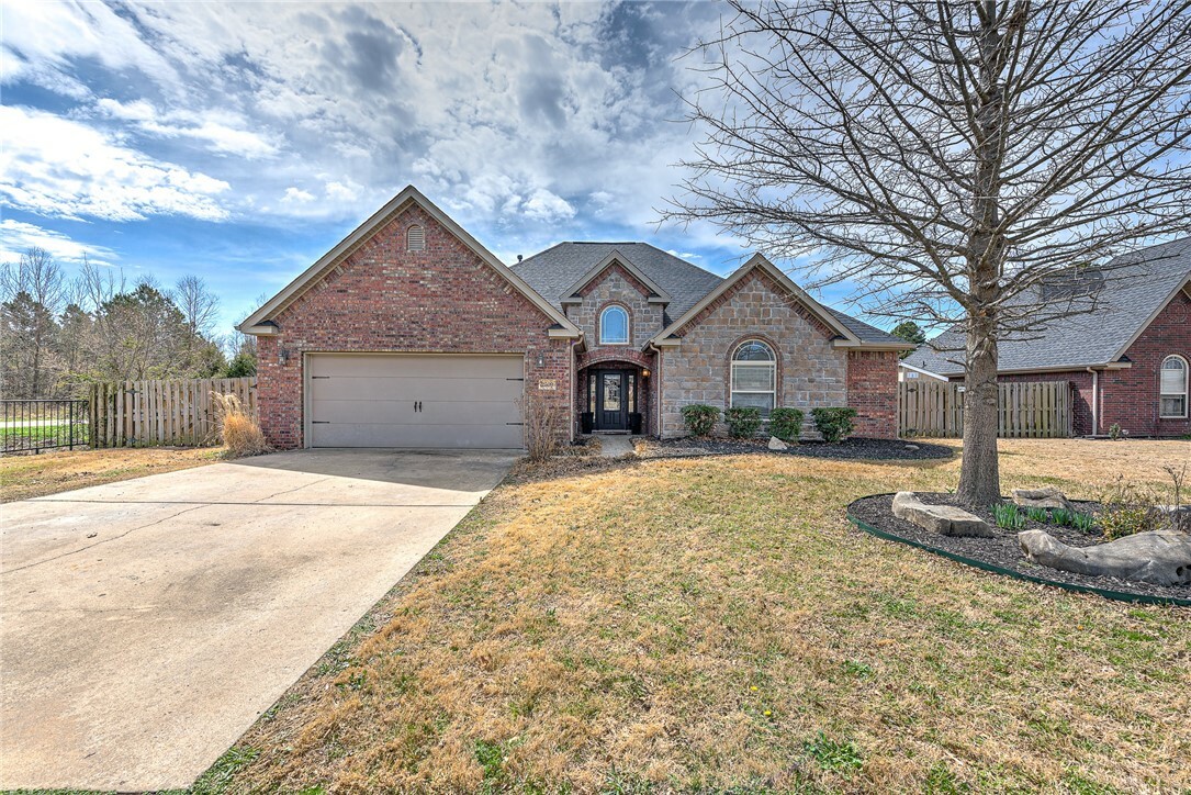 Property Photo:  2509 W Vanike Drive  AR 72704 