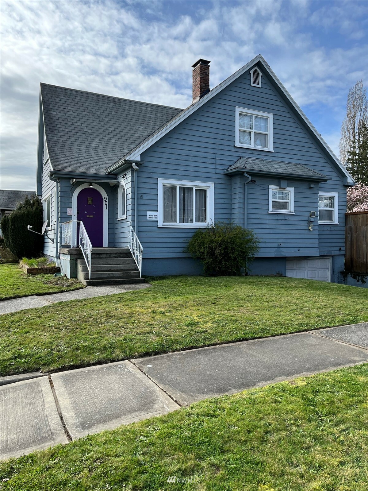 Property Photo:  901 S 56th Street  WA 98408 