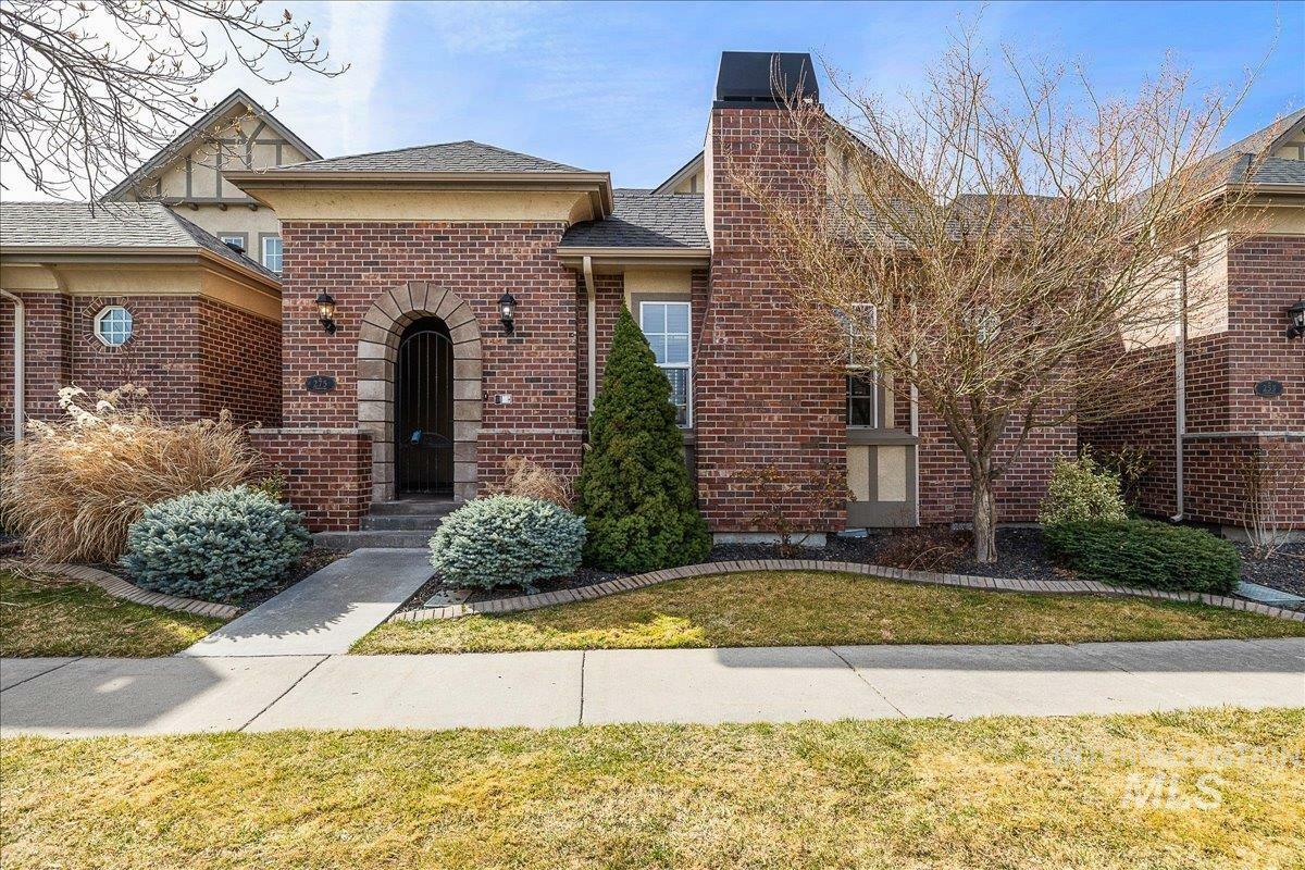 Property Photo: 275 E Wexford Ln ID 83616-6089