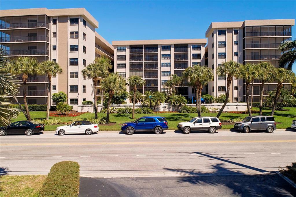 Property Photo:  1001 Benjamin Franklin Drive 606  FL 34236 