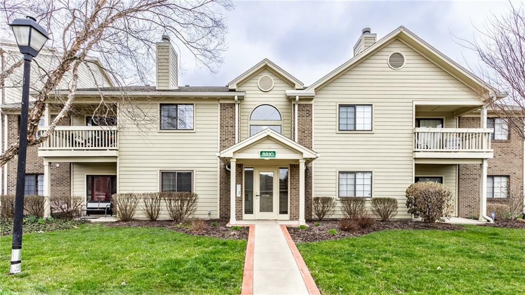 Property Photo: 8810 Yardley Court 102 IN 46268