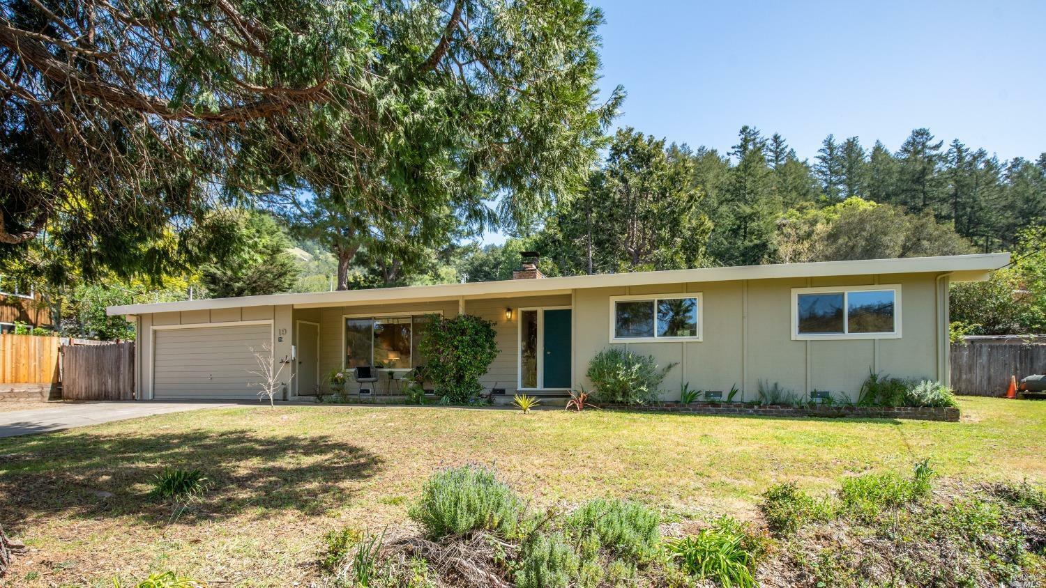 Property Photo: 19 Crescent Drive CA 94973