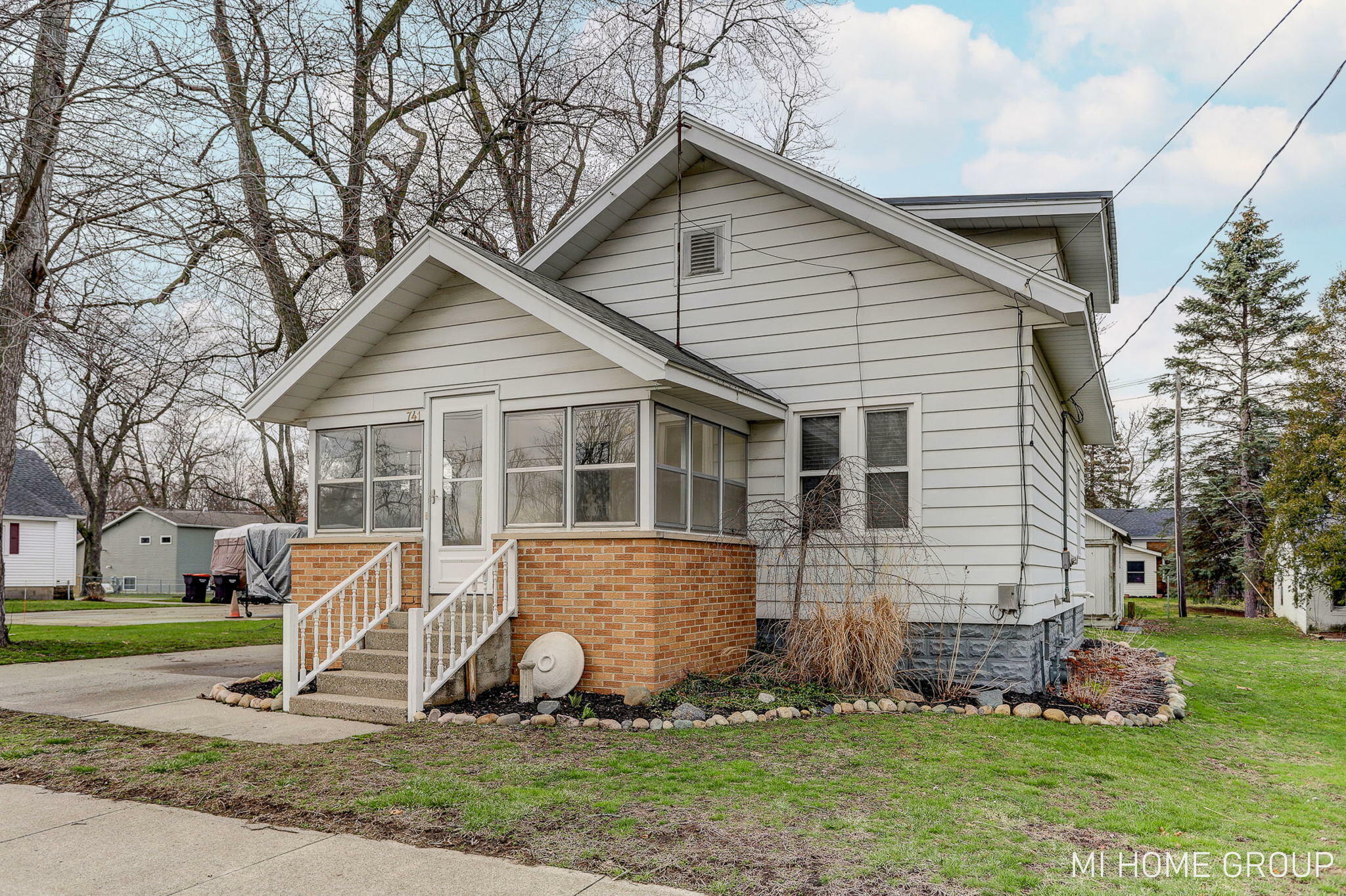 Property Photo:  741 E Lincoln Avenue  MI 49464 