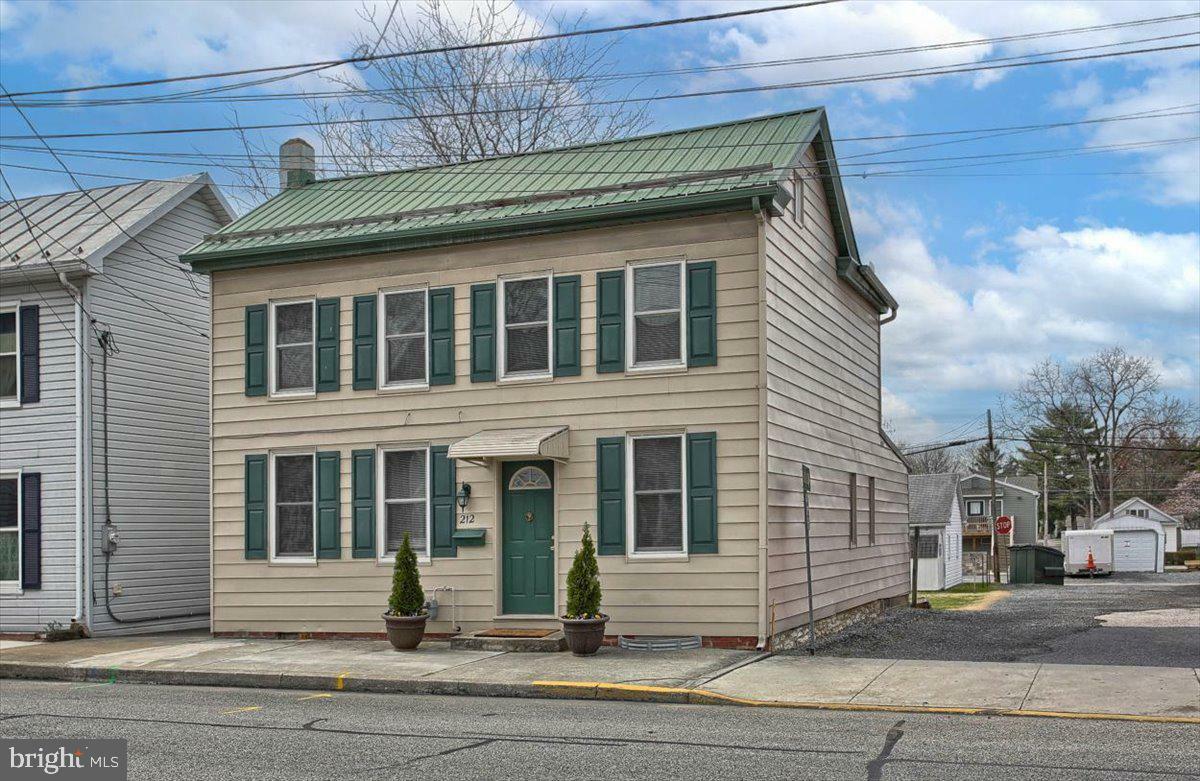 Property Photo: 212 S York Street PA 17055