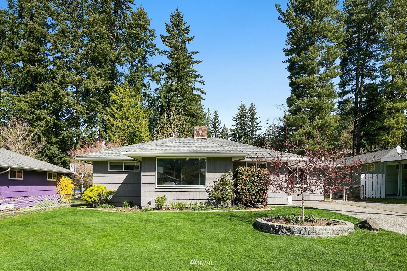 Property Photo:  536 N 166th Street  WA 98133 