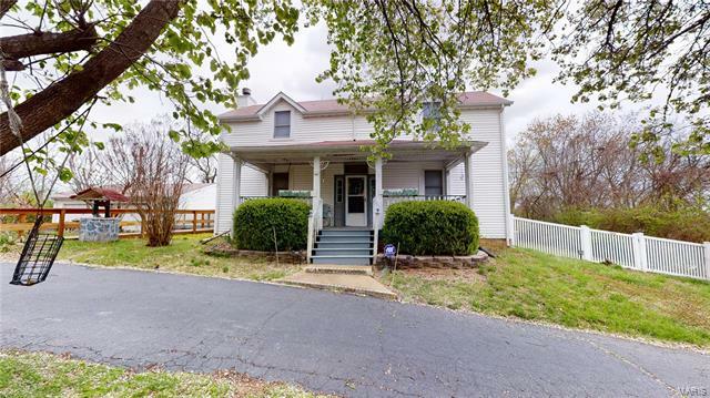 Property Photo: 1301 Tall Oaks Lake Drive 63010