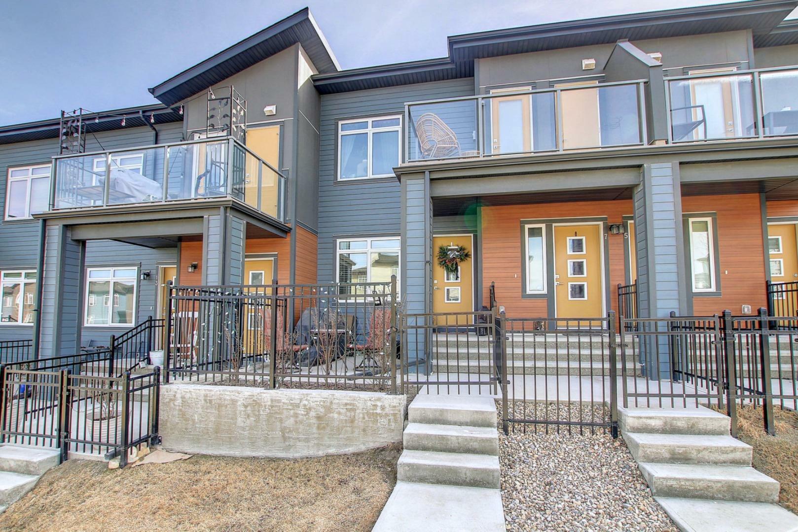 Property Photo: 9 Sage Bluff Circle NW AB T3R 1T5
