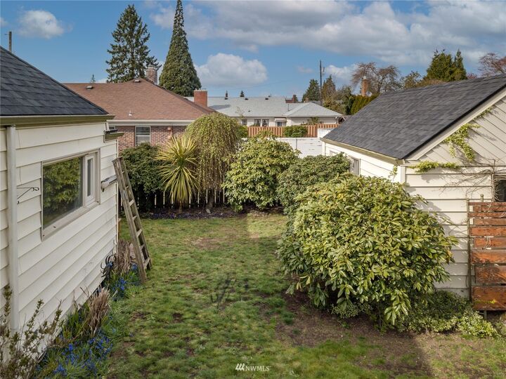 Property Photo:  1009 N Madison Street  WA 98406 