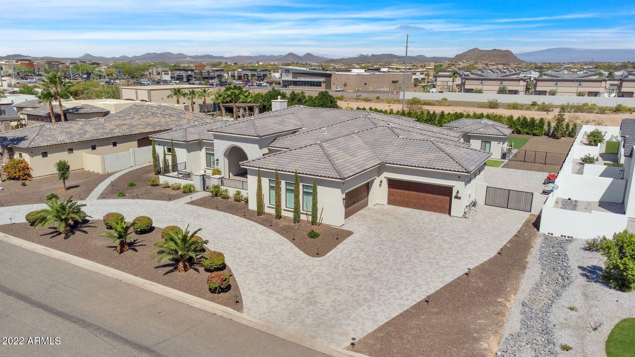 Property Photo:  9782 W Jj Ranch Road  AZ 85383 