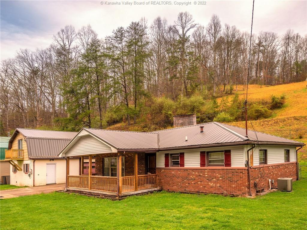 Property Photo: 1525 Thorofare Road WV 25045