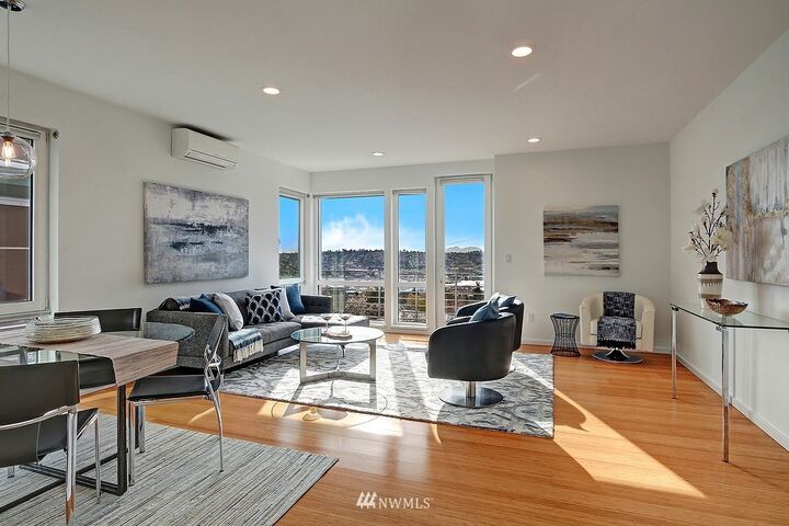 Property Photo:  4419 Greenwood Avenue N  WA 98103 