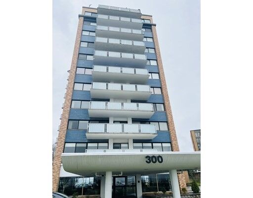 Property Photo: 300 Lynn Shore Drive 208 MA 01902