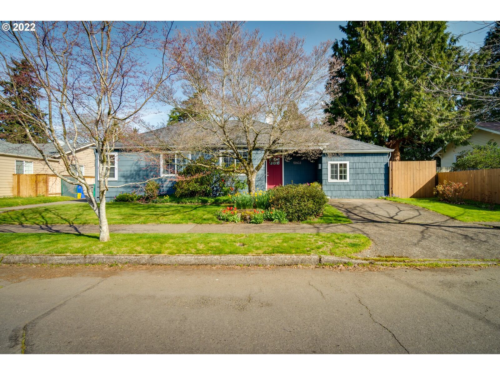 Property Photo:  10603 NE Pacific St  OR 97220 