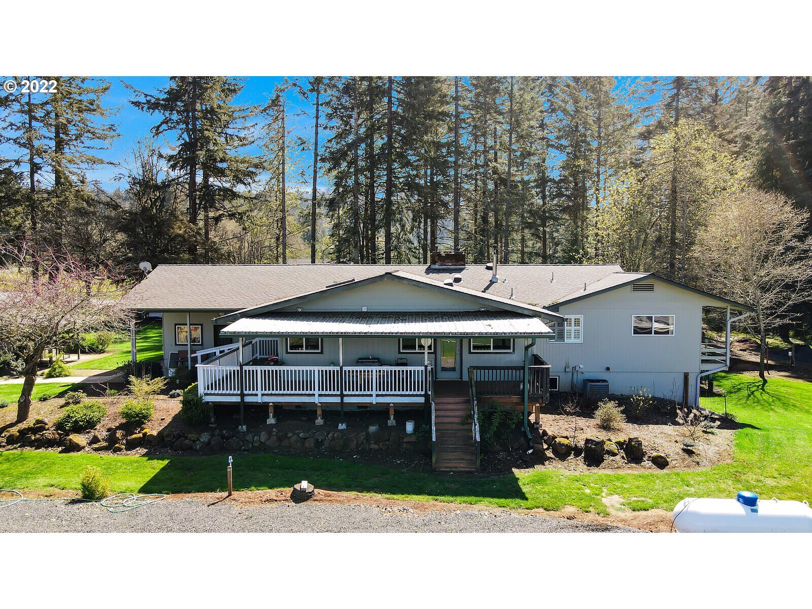 Property Photo:  40617 Rodgers Mountain Loop  OR 97374 