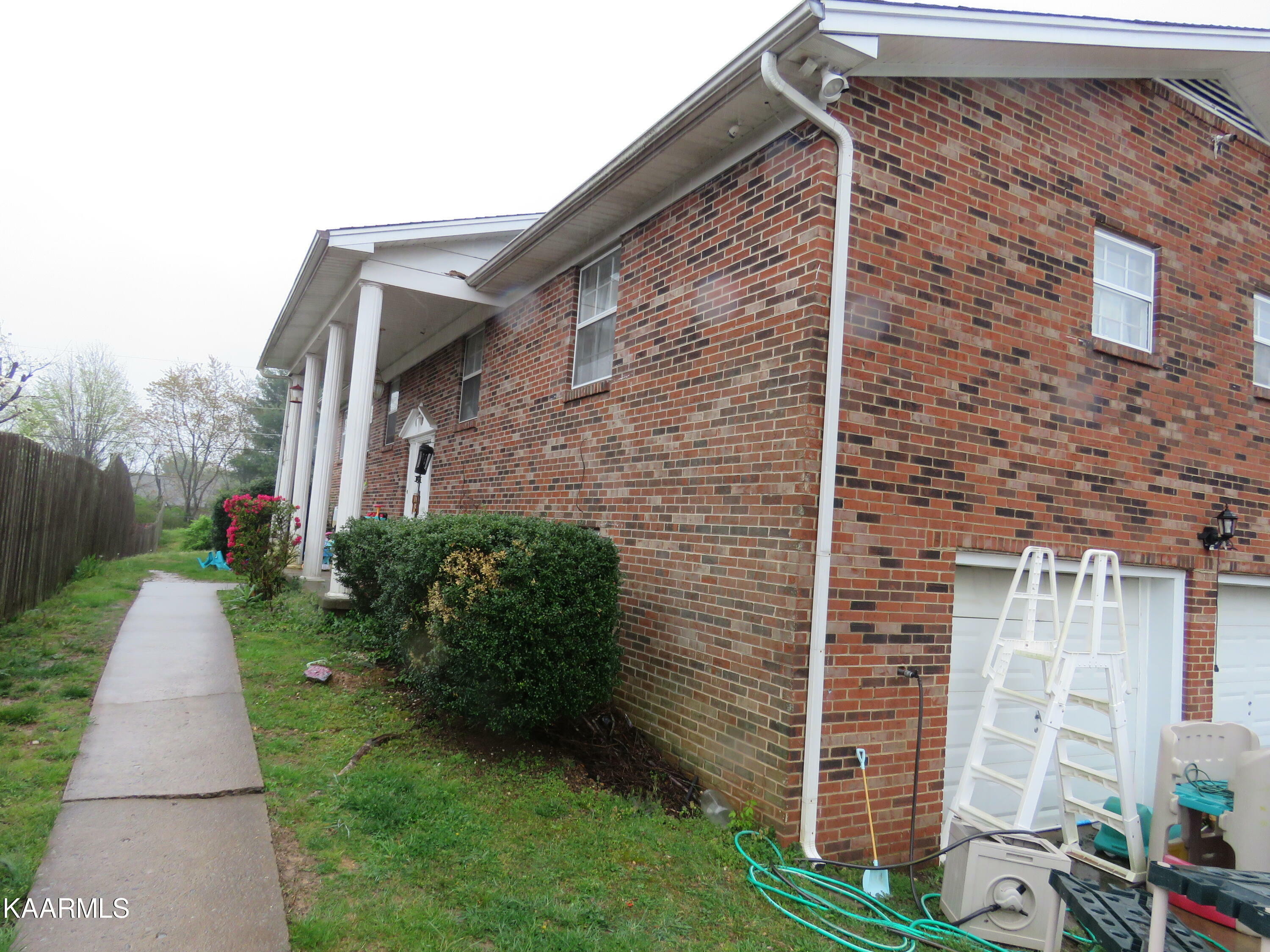 Property Photo:  2304 Robinson Rd  TN 37923 