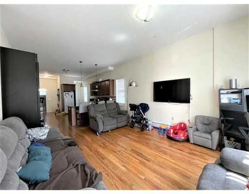 Property Photo: 167 Pearl Street 1 MA 02145