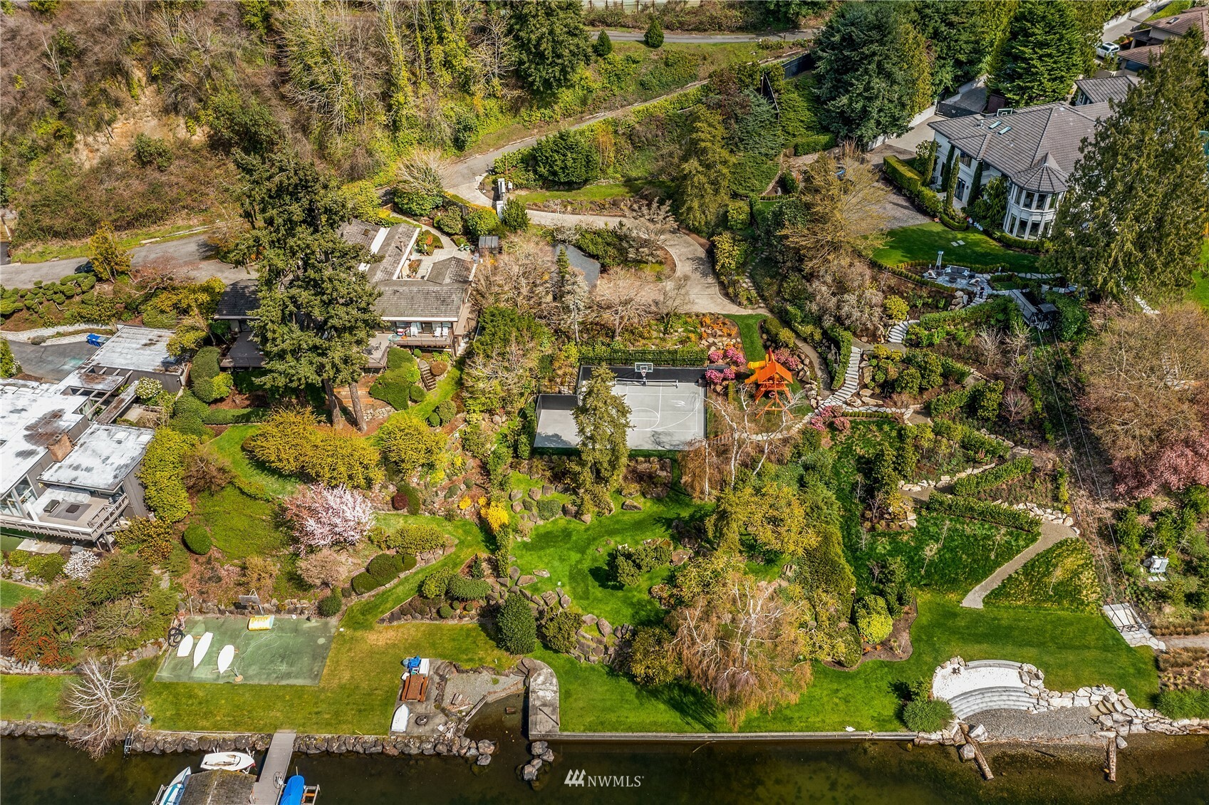 Property Photo:  903 Shoreland Drive SE  WA 98004 