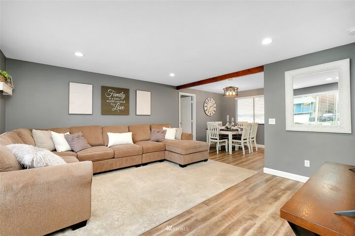 Property Photo: 580 Fairwood Way WA 98311