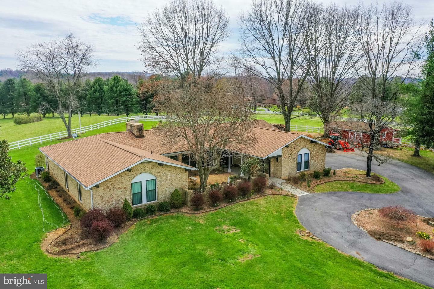 16272 Hamilton Station Road  Waterford VA 20197 photo