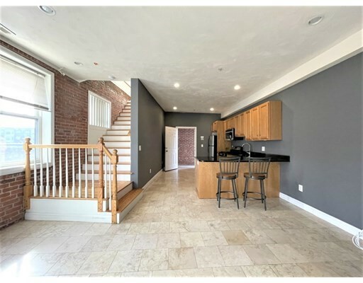 Property Photo:  62 Pleasant Street 11  MA 02148 