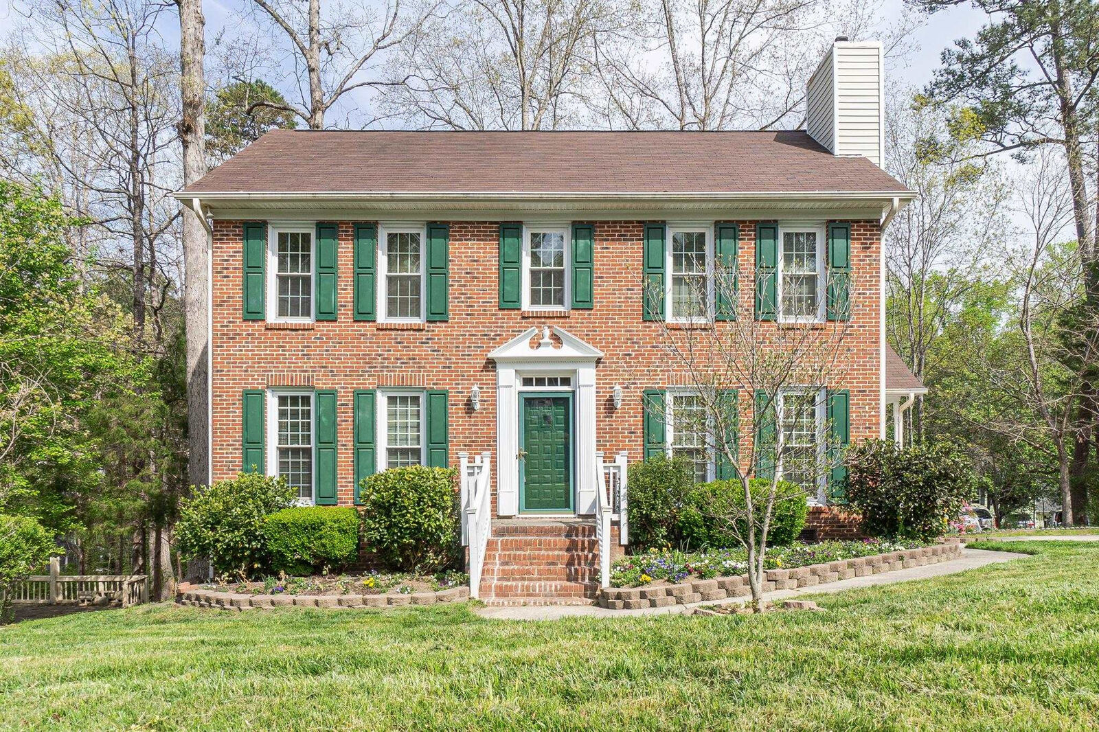 Property Photo:  1 Leeward Court  NC 27713 