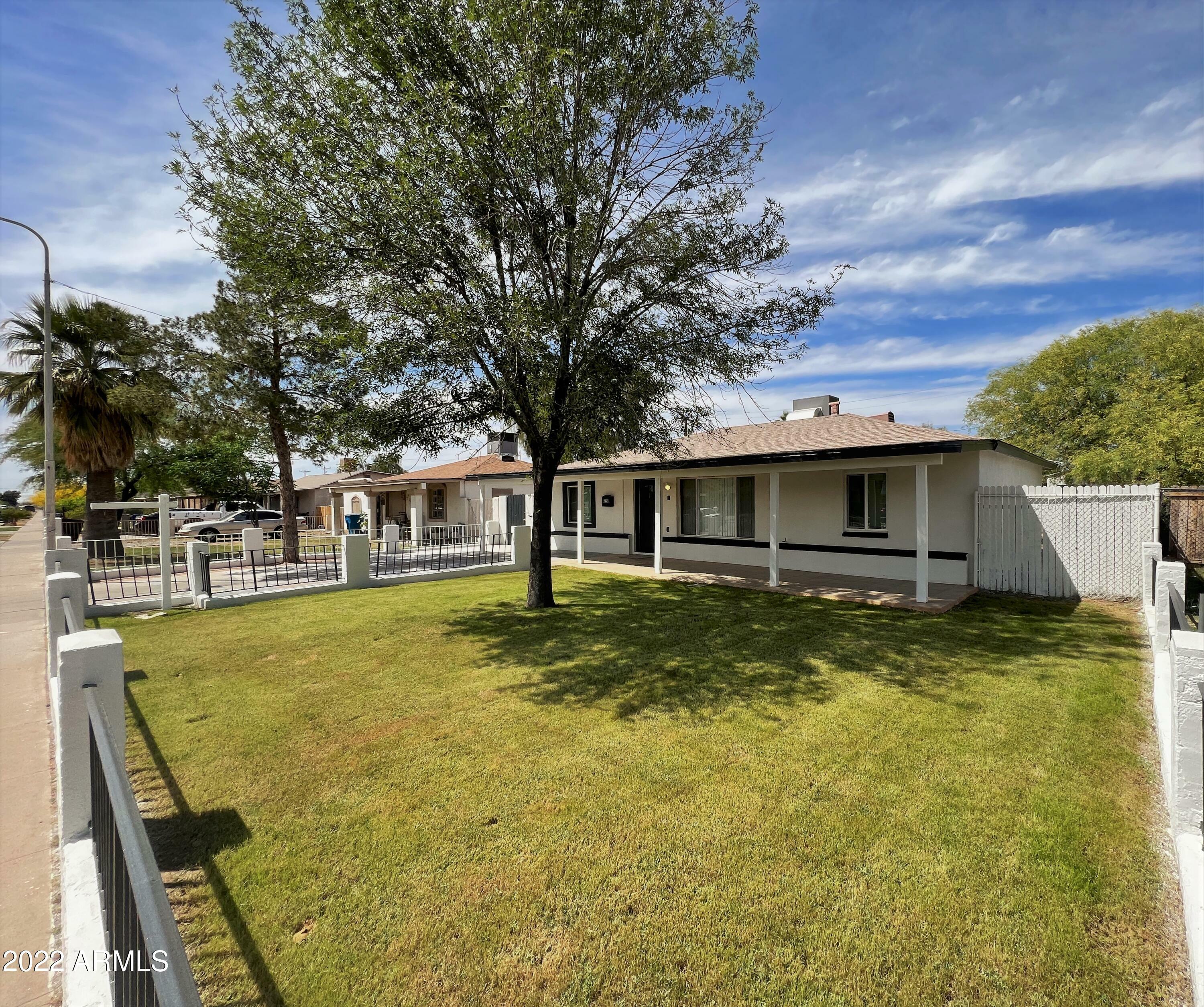 Property Photo: 222 E Southgate Avenue AZ 85040