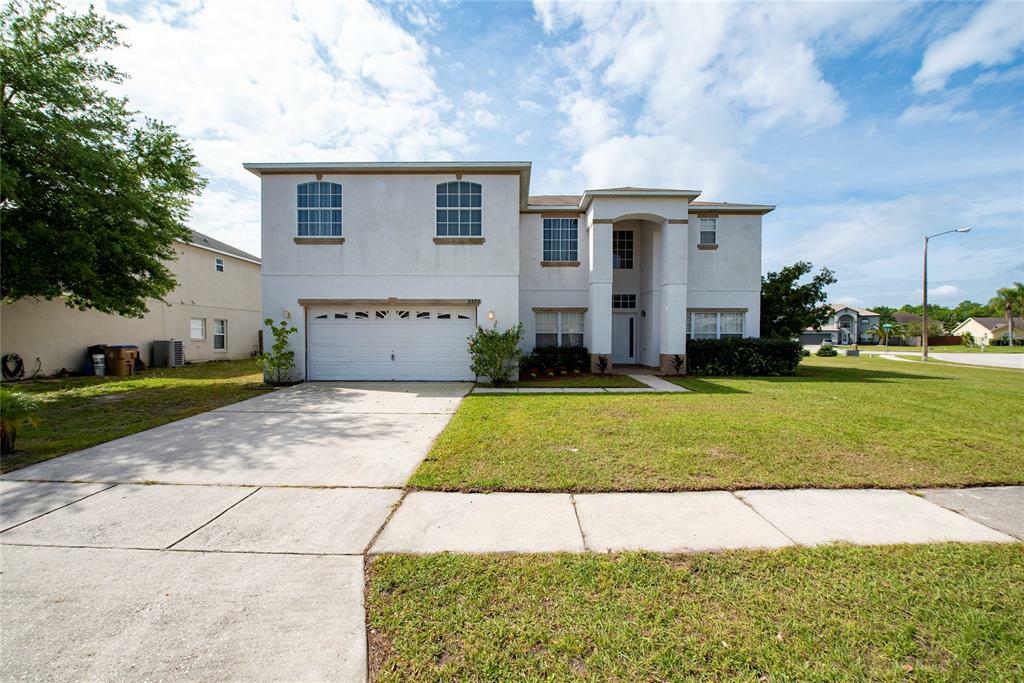 Property Photo:  5573 Willow Bend Trail  FL 34758 