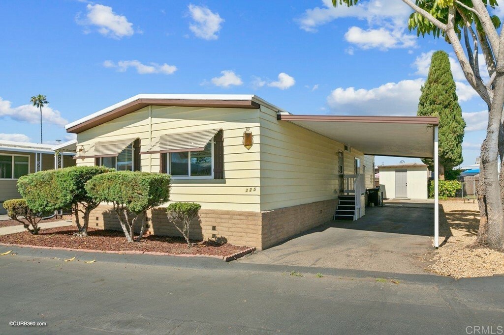 Property Photo:  6460 Convoy Ct 325  CA 92117 