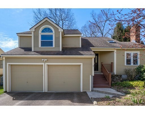 Property Photo: 7 Stonegate Ln MA 01605