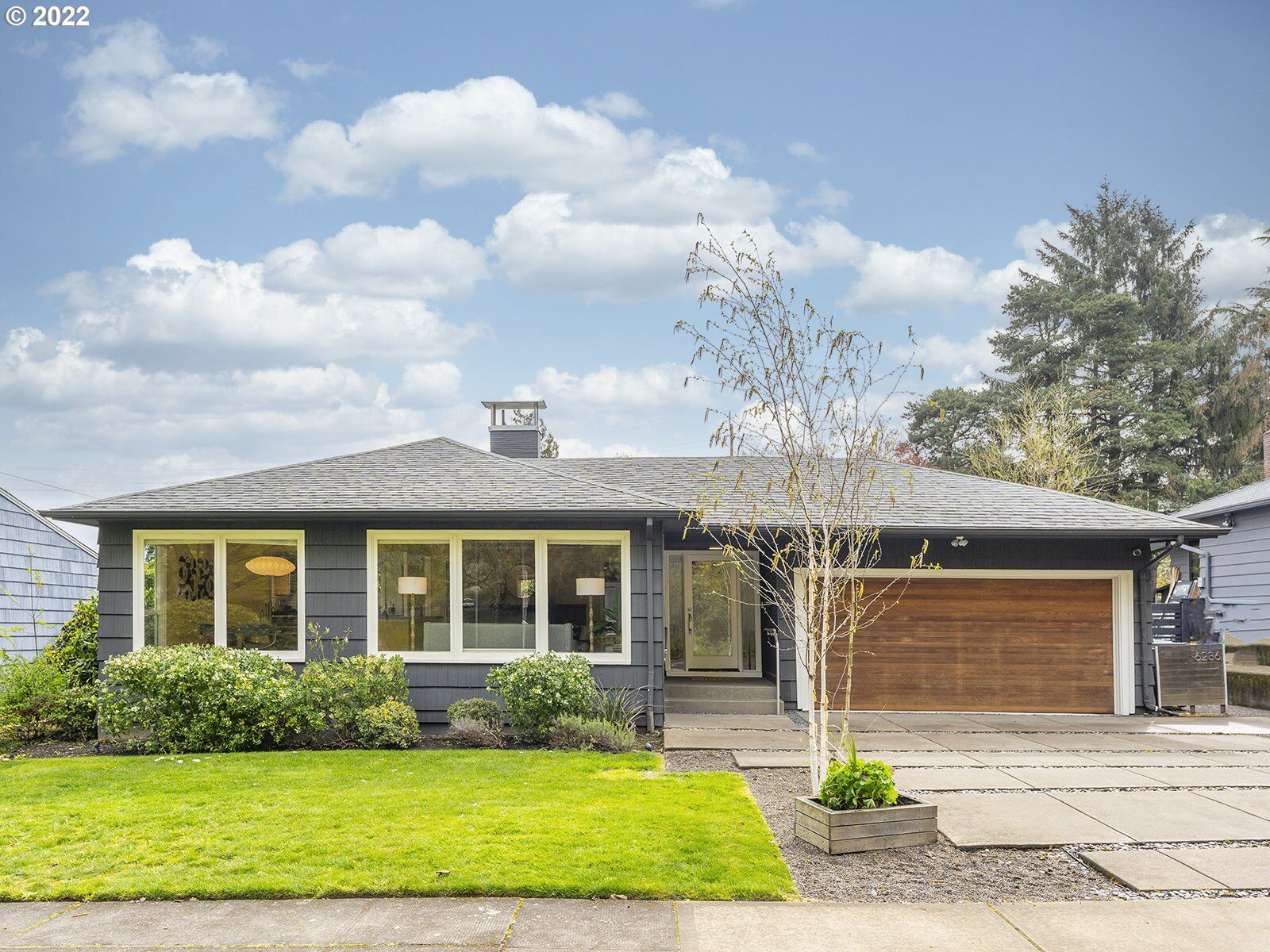 Property Photo: 6236 NE 41st Ave OR 97211
